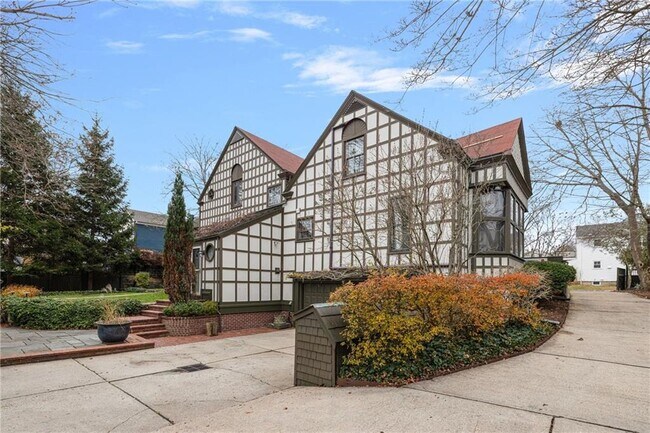 Building Photo - 4 Hunter Ave