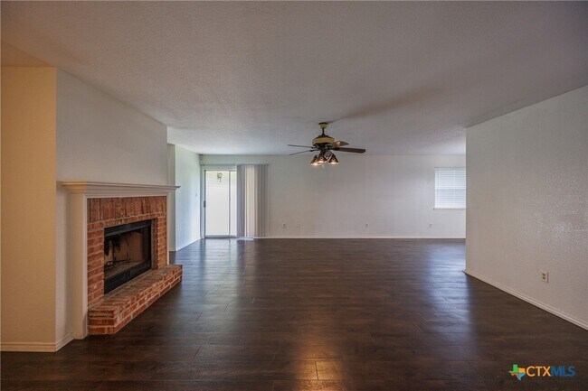 Building Photo - 2603 Mason Dr