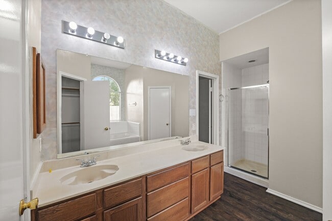 Building Photo - 3651 Woodlace Dr