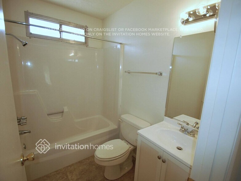 Building Photo - 6014 S 41st Pl