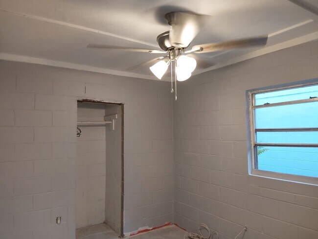 Building Photo - Stinson