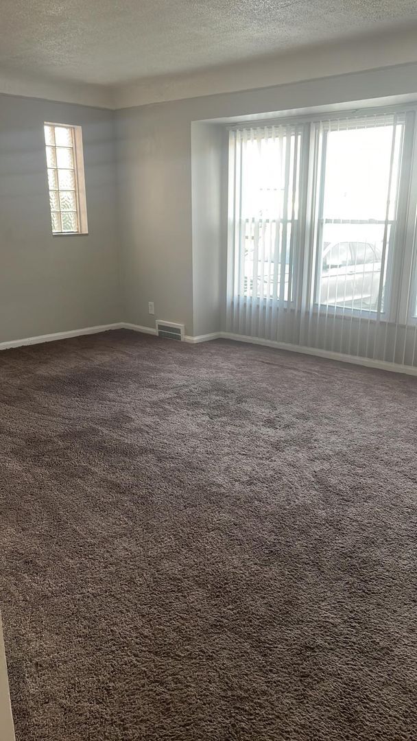 Building Photo - Beautiful Brick Bungalow - section 8 and other HCV programs available