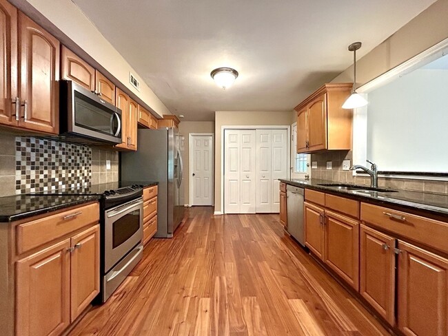 Building Photo - 1210 Somersby Ln