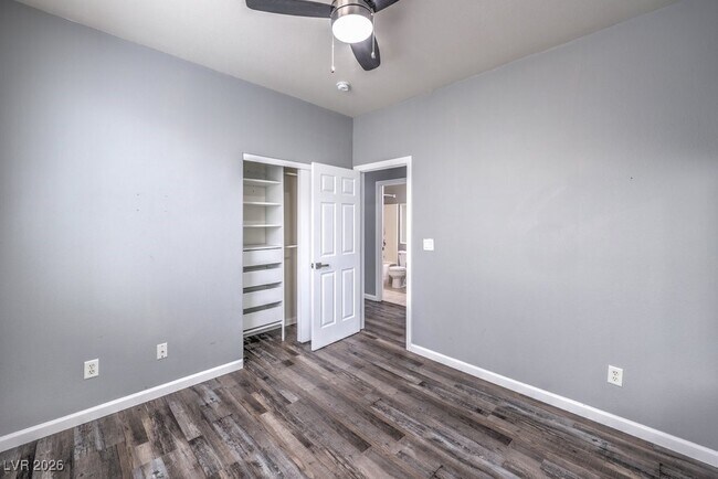 Building Photo - 9758 Vista Crest Ave