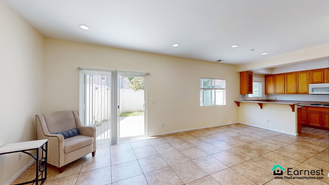 Building Photo - Bright & Stylish 4BR Townhouse with Privat...