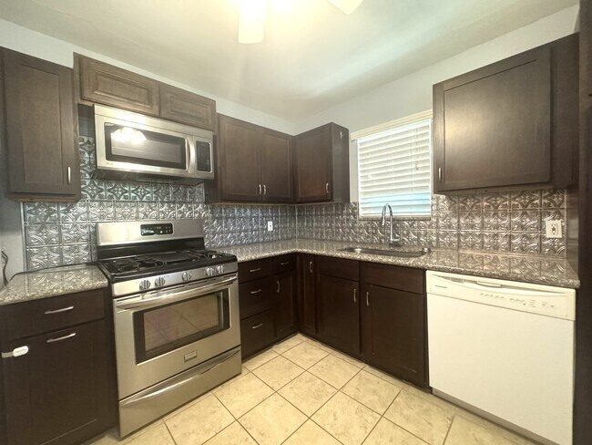 Building Photo - 3901 NW 56th St