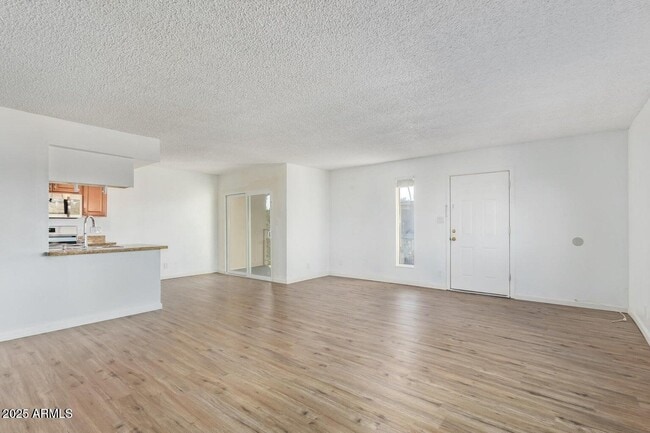 Building Photo - 17042 E Calle Del Oro