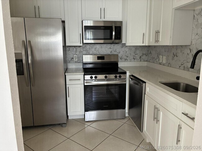 Building Photo - 511 Monaco Blvd