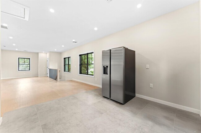 Building Photo - 165 Jefferson Ave