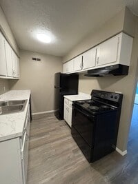 Building Photo - South Glen Apartments