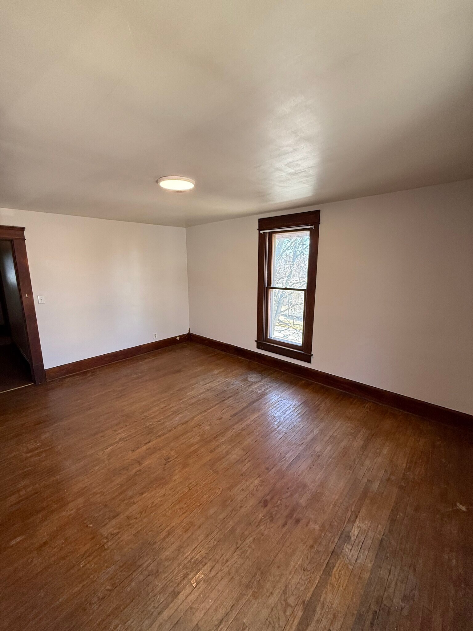 Building Photo - 315 N 10th St