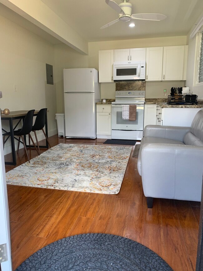 Building Photo - 4566 Sierra Dr