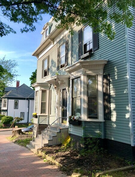 Building Photo - 261 State St