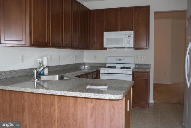 Building Photo - 189 Westbrook Dr