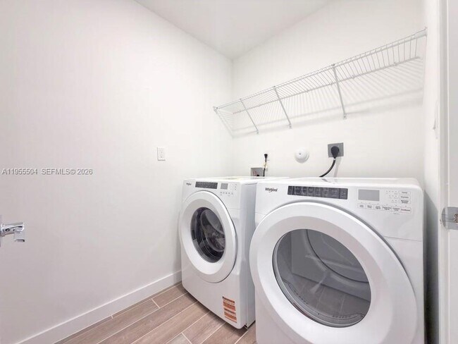 Building Photo - 0 NE 13th St