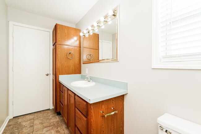 Building Photo - 3266 Sextant Dr