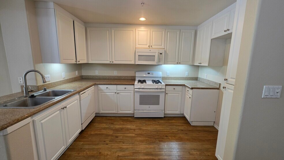 Building Photo - 2264 Watermarke Pl