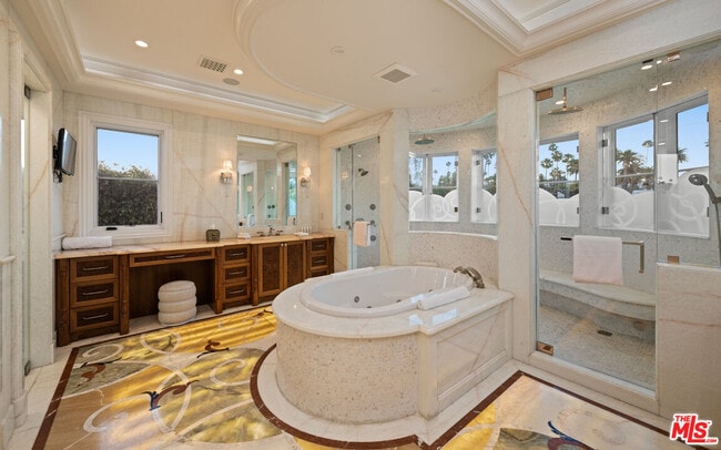 Building Photo - 718 N Rodeo Dr