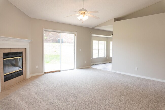 Building Photo - 465 Jillian Dr