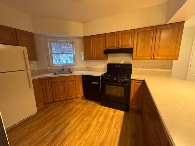 Building Photo - Spacious 3-Bedroom Condo in Lebanon, NH