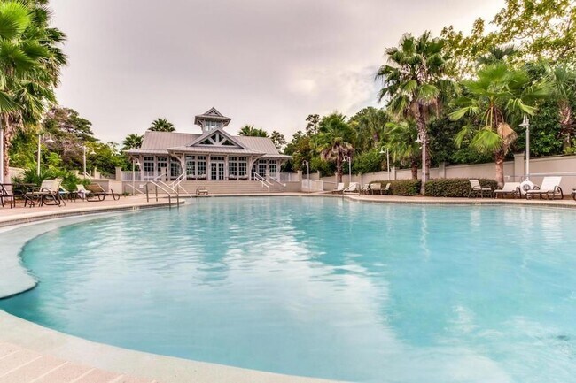 Building Photo - 99 Grande Pointe Cir