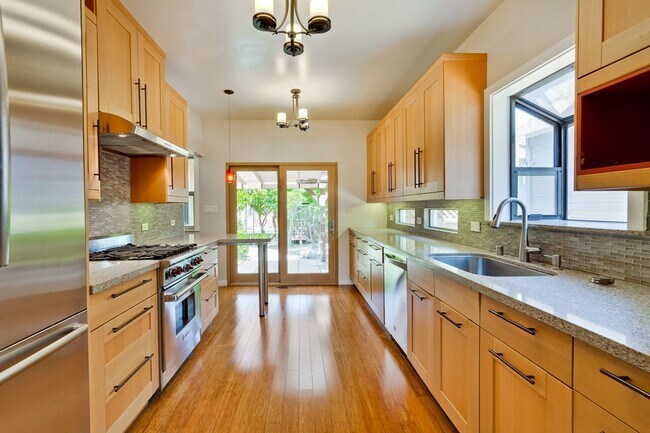 Building Photo - Single Family 3 Bed 2 Bath House in Santa ...