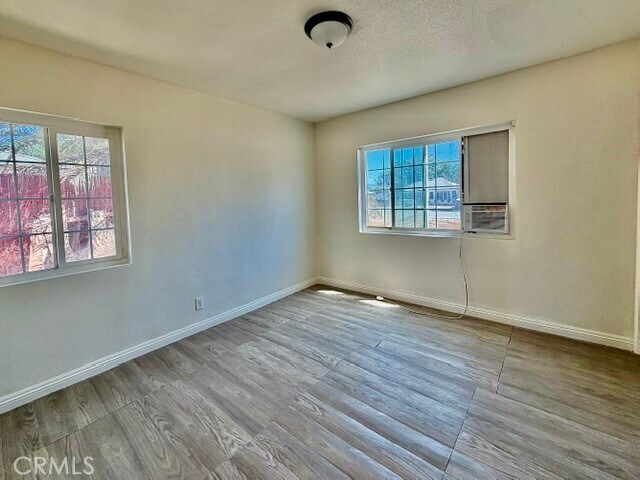 Building Photo - 9492 Evergreen Ln