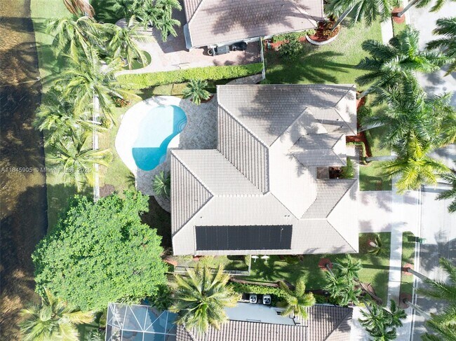 Building Photo - 896 Marina Dr