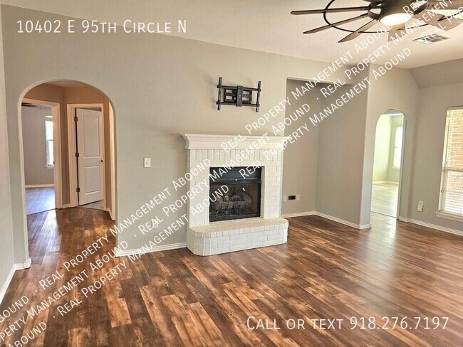 Building Photo - 10402 E 95th Cir N