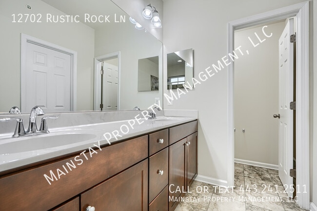 Building Photo - 12702 Rustic Rock Ln