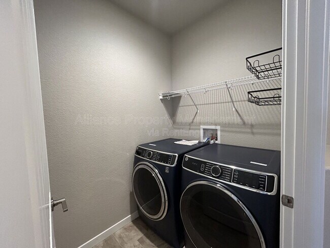 Building Photo - 8223 Wheatland Dr