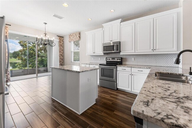 Building Photo - 3300 Sagebrush St