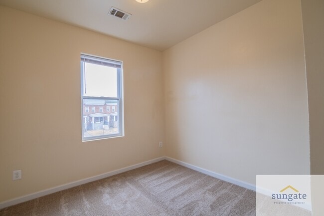 Building Photo - 2435 W Lafayette Ave