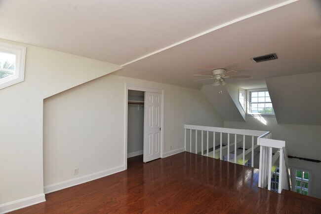 Building Photo - 1526 Palm Ave