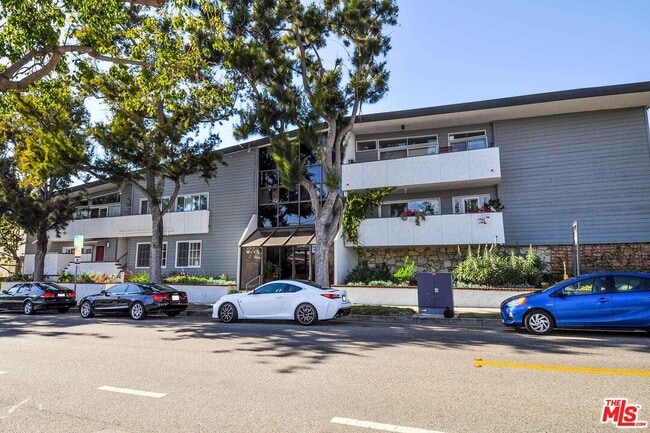 Building Photo - 2021 California Ave