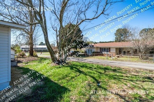 Building Photo - 1724 Sharon Blvd