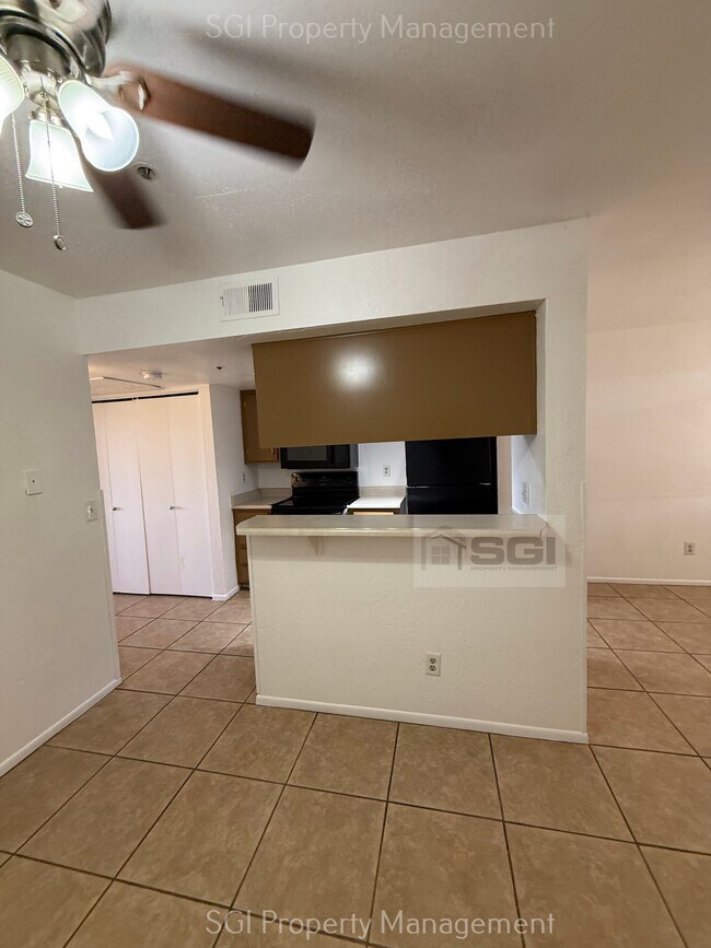 Building Photo - 12123 W Bell Rd