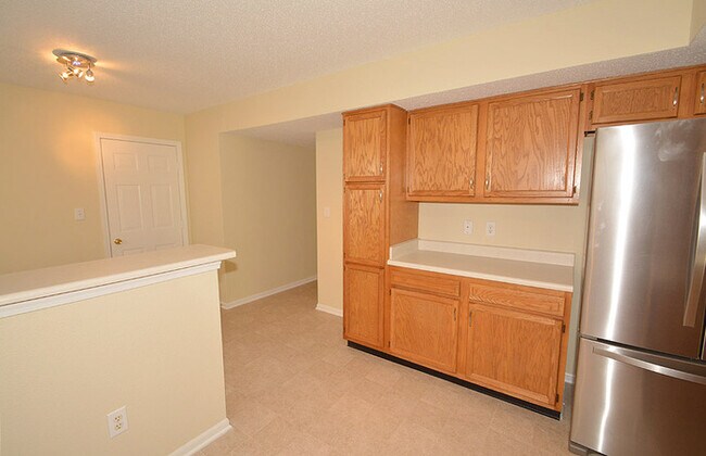 Building Photo - Pike Township 4 bedroom home