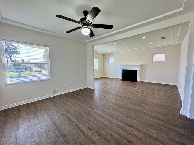 Building Photo - Charming Morningside Park Home Ready to Mo...