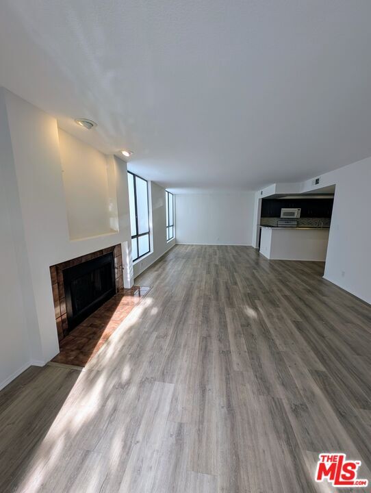 Building Photo - 1312 S Saltair Ave