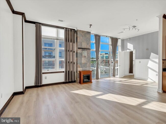 Building Photo - 157 Fleet St