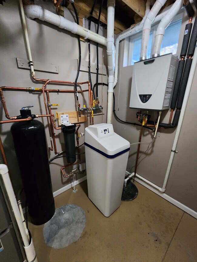 Building Photo - 5716 Hascall St