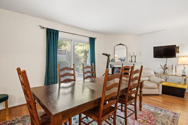 Building Photo - 103 N Bennett St