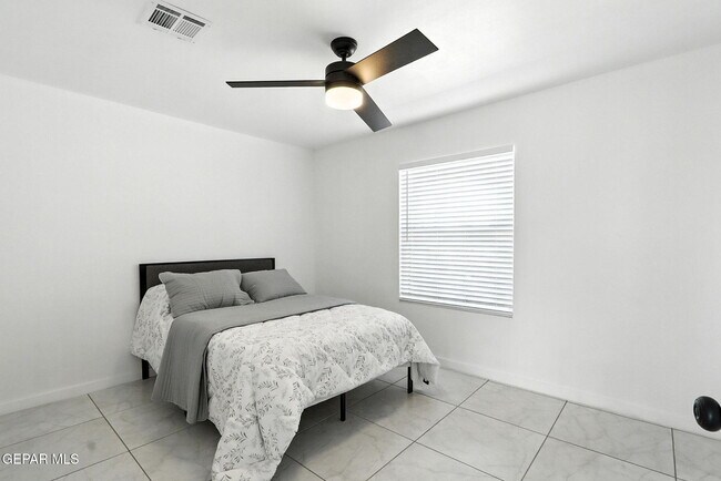 Building Photo - 408 San Blas Dr