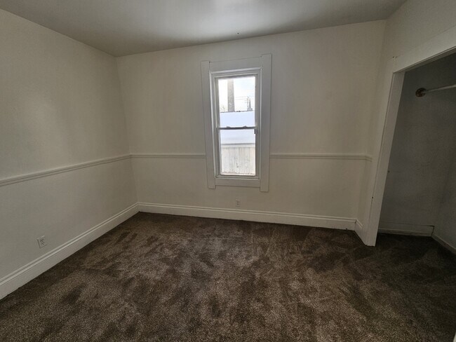 Building Photo - 4002 Robert Ave