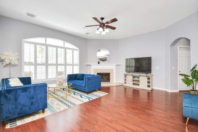 Building Photo - 11106 Oak Mesa Ct