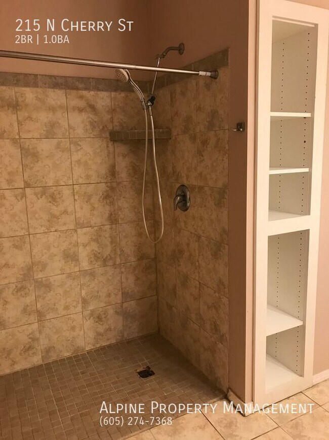 Building Photo - 2 Bedroom Townhome for rent in Lennox, SD!!