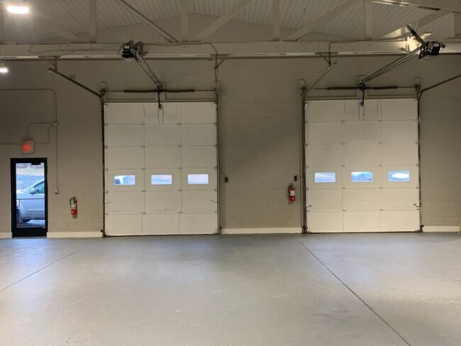 Building Photo - Warehouse space w/ small office AVAILABLE