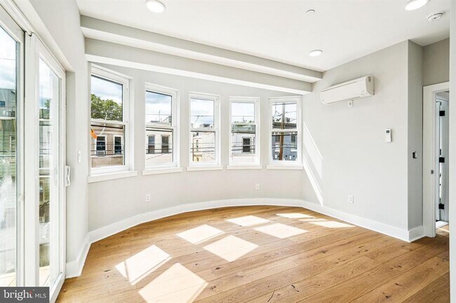 Bedroom - 2356 Gerritt St