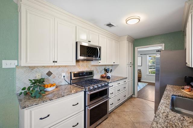 Building Photo - 1415 Moss Rose Cir